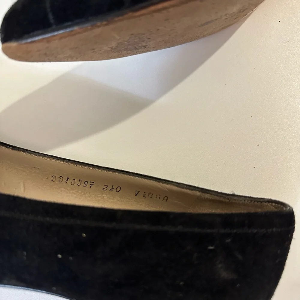 vintage suede Ferragamo heels - Picture 4 of 5